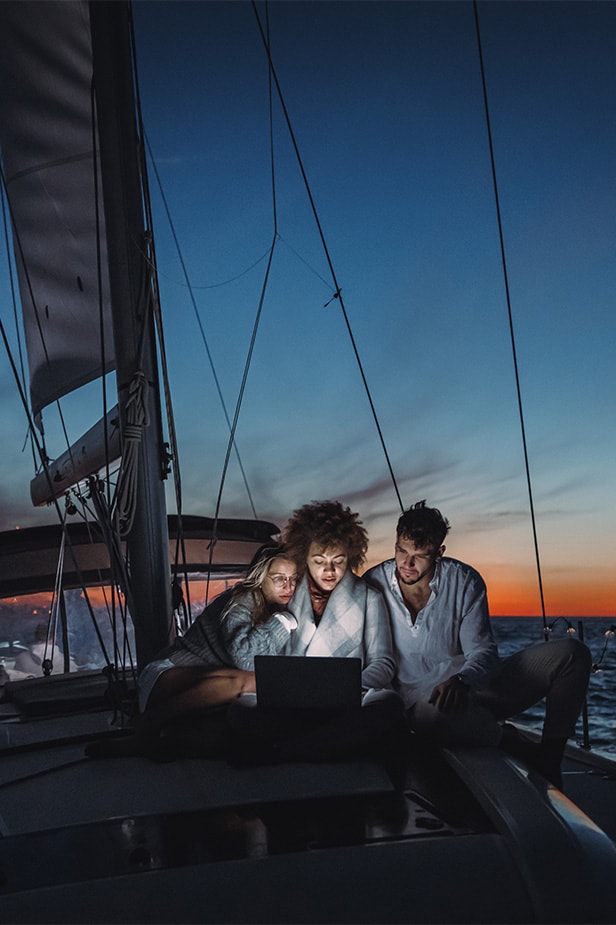 Navigation de nuit vers l’Ouest – Stage de voile habitable niveau confirmé