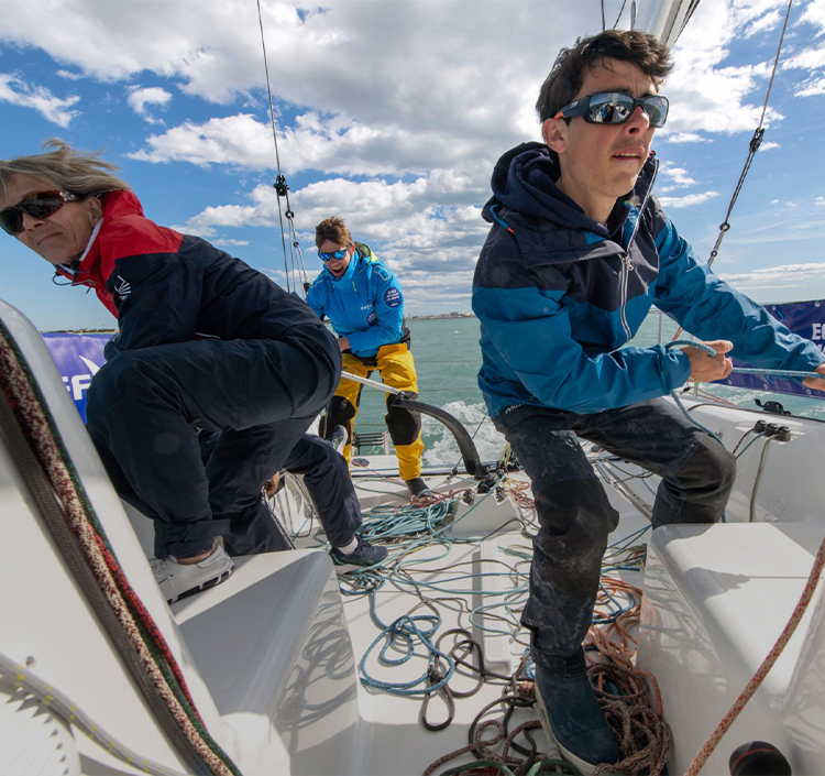 Voiles Debutant Bretagne Hozen Ecoledevoile