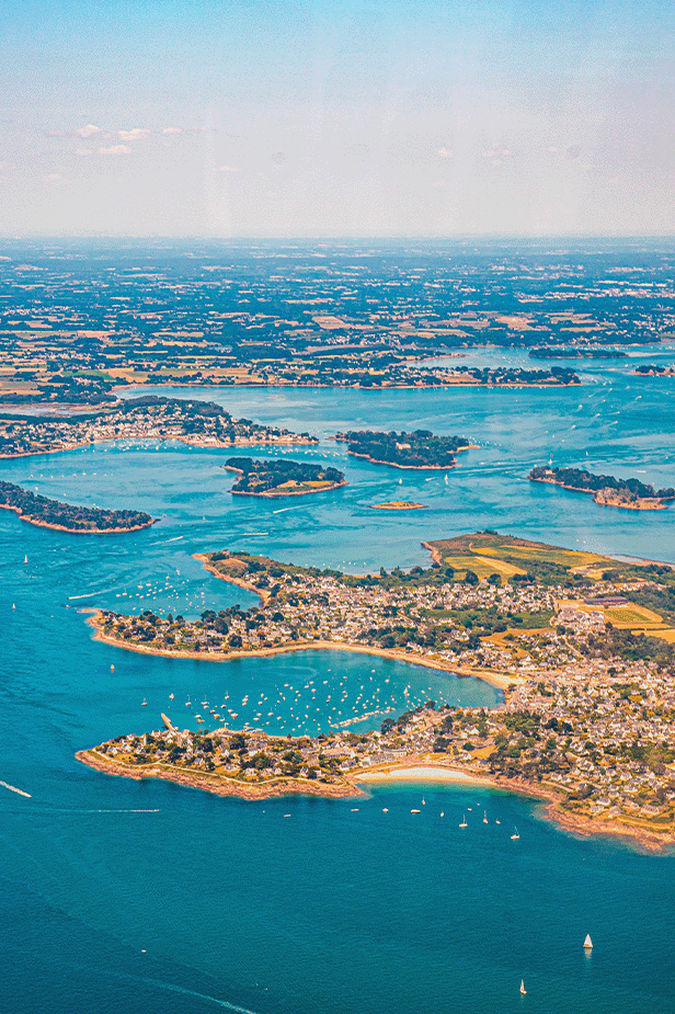 Premier tour des îles bretonnes du Sud – Stage de voile habitable niveau débutant