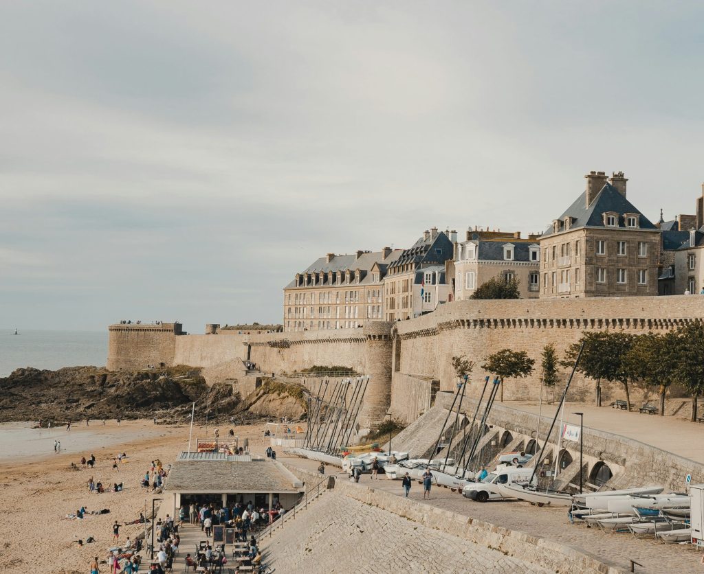 Roscoff<>Saint-Malo – Stage en voile habitable Tous niveaux